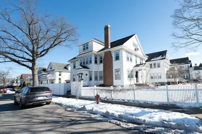 244 Blue Hills Pkwy 1
