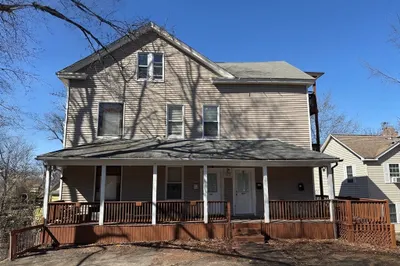 25-27 Denmark St