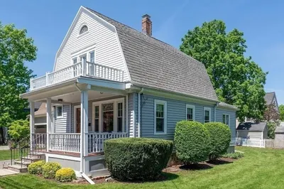 82 Oak Street