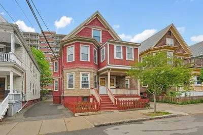 32 Stone Ave