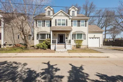 12 Waterloo St