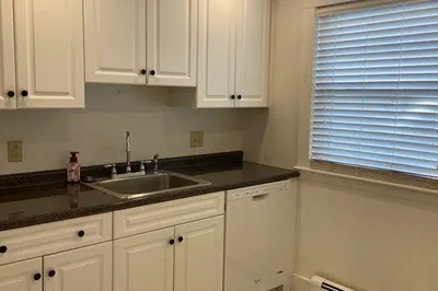 6 Barnes St #1