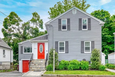 215 Curve St