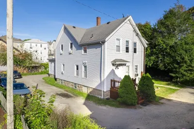 8 Gladding Pl 1
