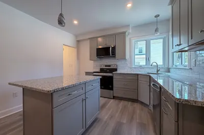 100 Sheridan Ave #100 1