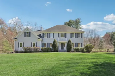211 Red Acre Rd 1