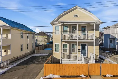 12 Winsor St 1