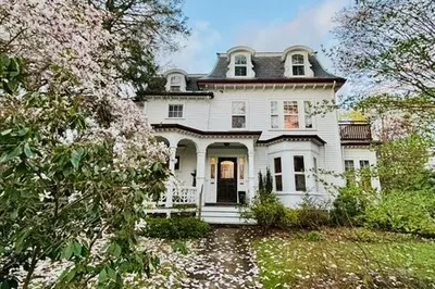 15 Myrtle St #2