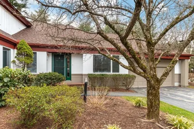 16 Baldwin Drive #16 1