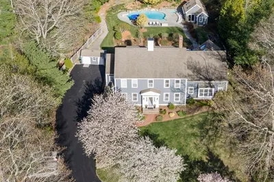 35 Pokanoket Ln 1