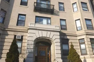 137 Peterborough St #31 1