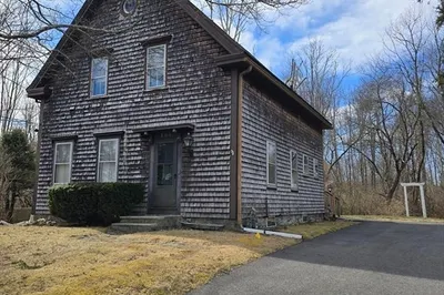 103 North Walker Street 1