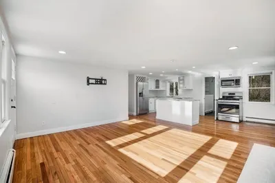 104 Finlay Rd 1