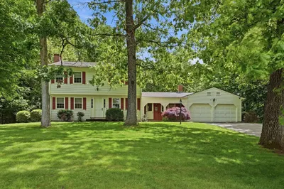 17 Raymond Dr 1