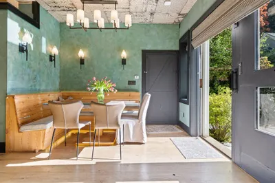 7 Brewer Street ##1 1