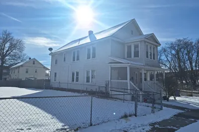 25-27 Eagle St