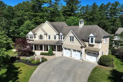 17 Saddle Ln