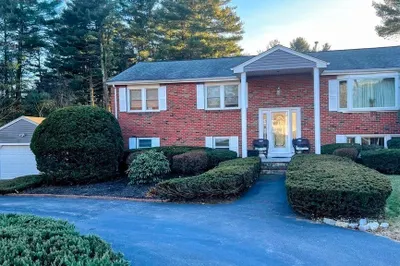 56 Plain Dr