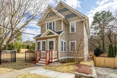 10 Lakeview Rd
