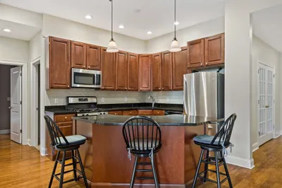 653-659 E 2nd St #207