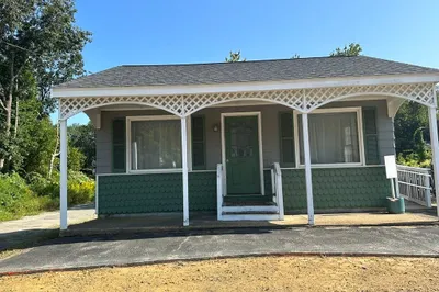 36 Main St