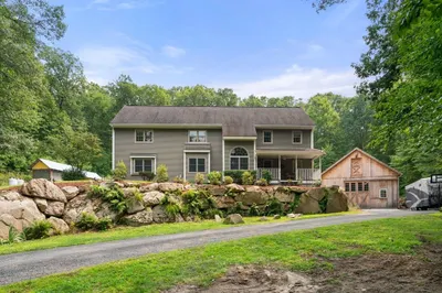 2 Aikens Rd