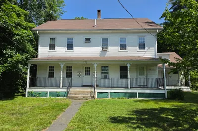 702-704 Main St 1