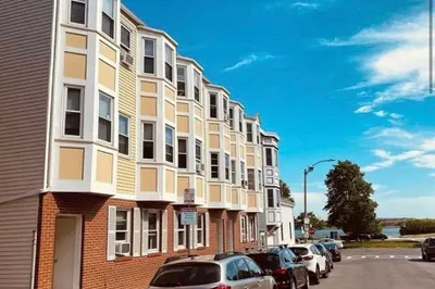 206 H St #3