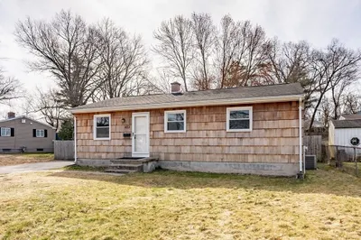 573 Plumtree Rd