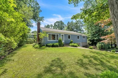 14 Briarcliff Dr