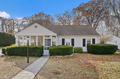 48 Oakdale Road