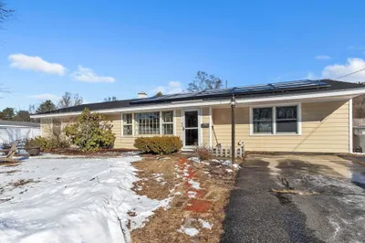 40 Frost St