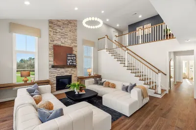 24 Lloyd Circle #34 1