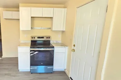 53 Taylor Ave #3 1