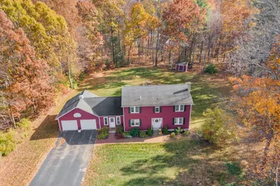 2 Sawmill Cir 1