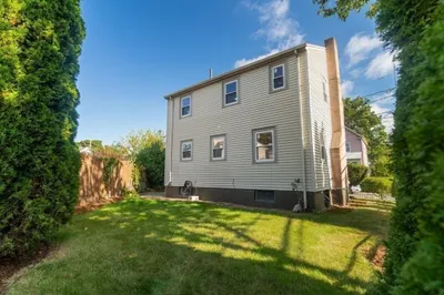 60 Averton St 1