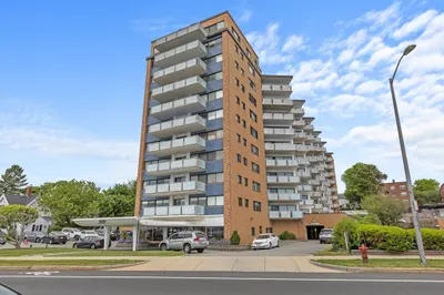 300 Lynn Shore Dr #607 1
