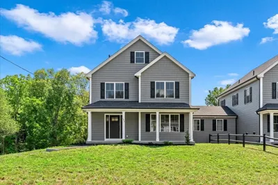193 E Spring Street 1