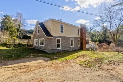 8 Summit Dr