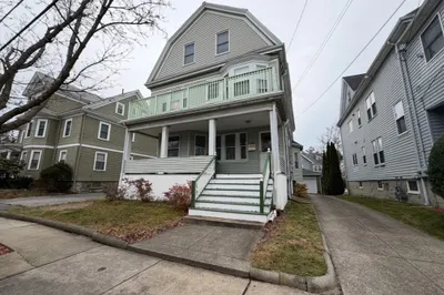 25 Hawthorne St #1