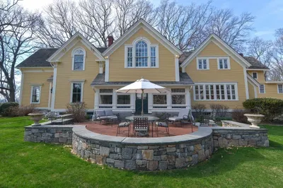 202 Paine St 1