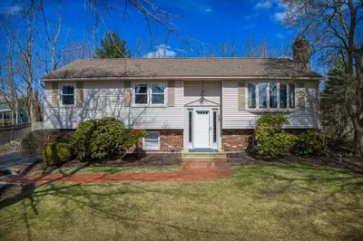 15 Skyline Dr