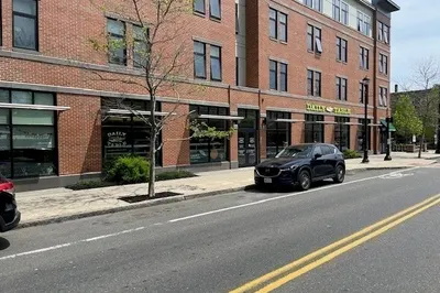 135 Lafayette St 1