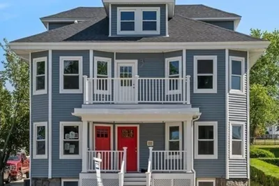 597 Gallivan Blvd #2 1