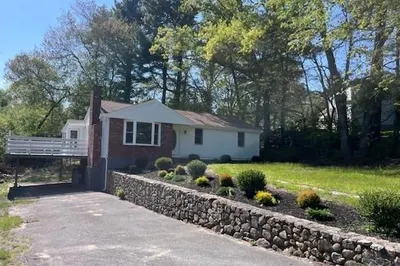 19 Fresh Pond Cir