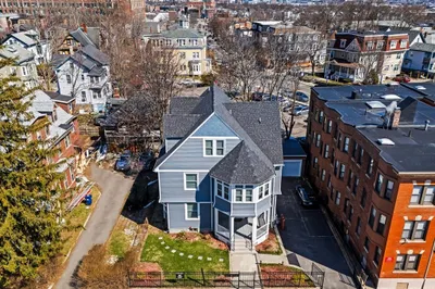 7 Waumbeck St #3 1