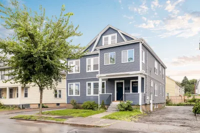 17-19 Woodrow Ave #19 1