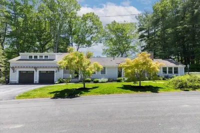 25 Howland Lane 1