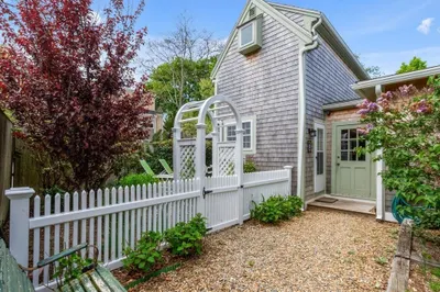 48 Pleasant Street #3