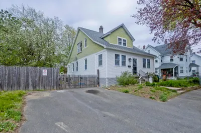 11 Lewis St